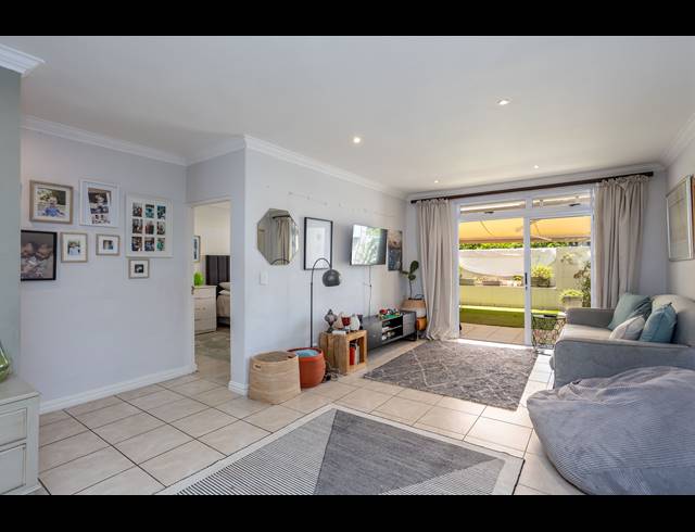 2 BEDROOM APARTMENT SOLD IN NEWLANDS